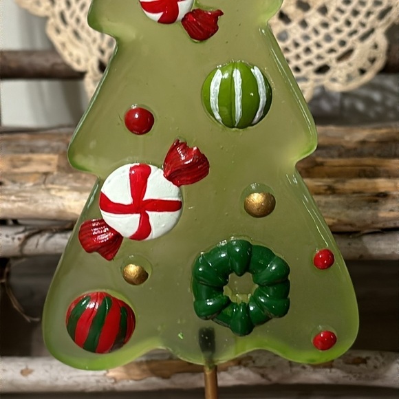 NWT PEPPERMINT SQUARE ACRYLIC CHRISTMAS TREE WITH PEPPERMINTS - Picture 3 of 9